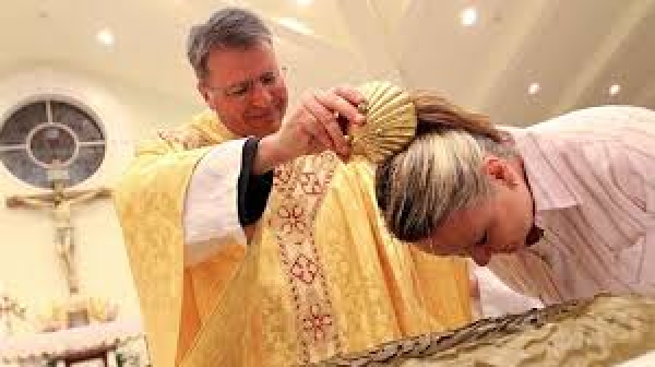 Resposta Católica: Uma pessoa que vive em estado de pecado pode ser batizada - 196