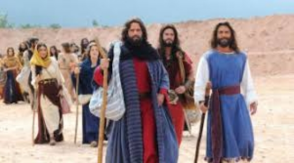 História Sagrada XVII - Moisés e o povo Hebreu pelo deserto