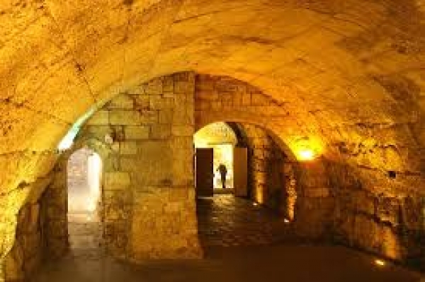 A Bíblia Viva - No Túnel do Muro das Lamentações em Jerusalém - 22