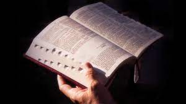 Resposta Católica: A Igreja alguma vez já proibiu a leitura da bíblia - 110