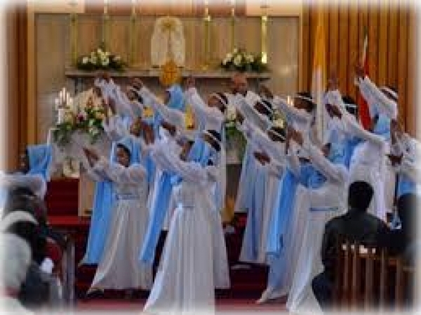 Cardeal Arinze fala sobre dança litúrgica
